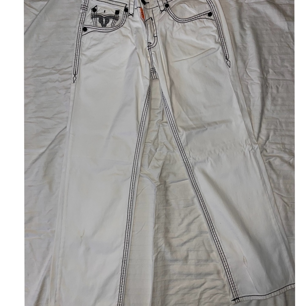 Chic White Jeans with Black Stitching